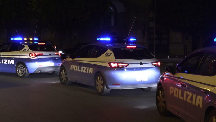 Polizia operazione auto rubate allo Sperone