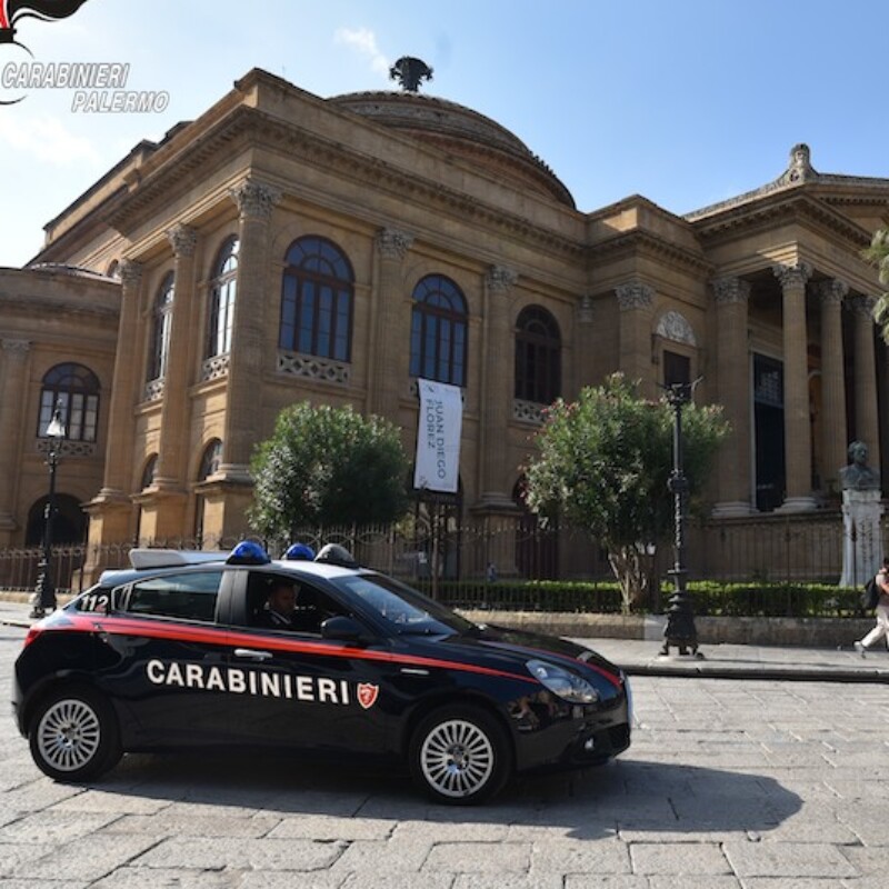 Palermo, studenti milanesi rapinati in centro: scattano tre arresti ...