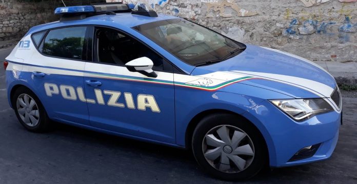 Volante auto polizia