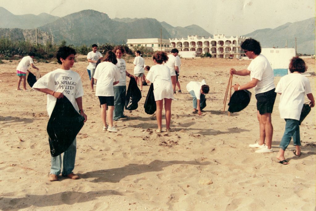La spiaggia libera di Capaci alla fine degli anni '80