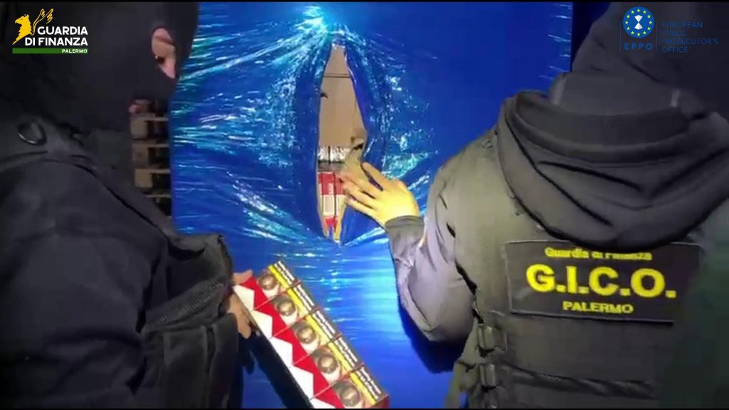 Guardia di Finanza contrabbando sigarette