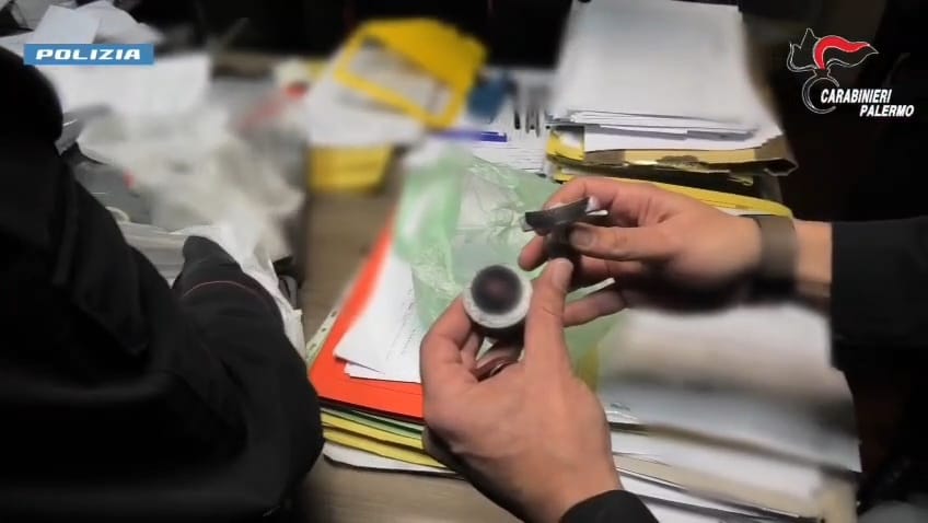 Blitz Carabinieri e Polizia