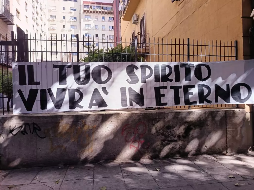 striscioni per Alessia La Rosa